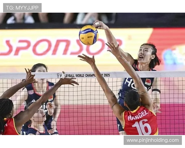 中国女排连胜晋级巴黎奥运会再创辉煌全队团结奋战展现顽强拼搏精神