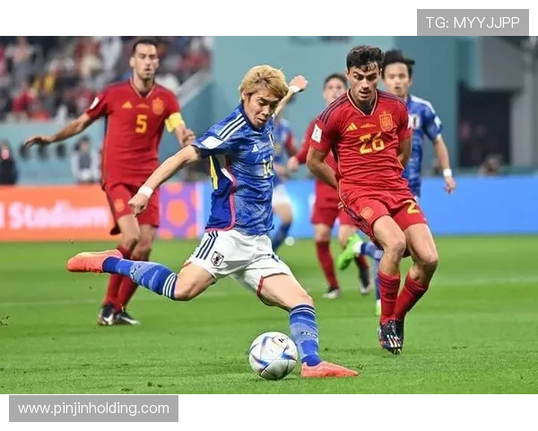 中国足球队逆袭战胜日本迎来历史性胜利 全员表现堪称完美