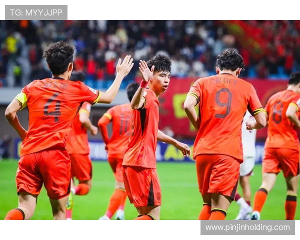 国家队豪取连胜晋级决赛年轻球员爆发引燃球迷激情全场欢呼声四起 国家队豪取连胜晋级决赛年轻球员爆发引燃球迷激情全场欢呼声四起