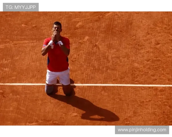 网球新星横扫赛场 获得个人职业生涯首个大满贯冠军