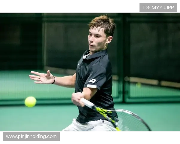 网球赛场风云再起 世界顶级选手争夺年终总决赛席位