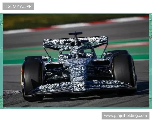 F1赛季最新动态：各车队表现分析与未来赛程展望