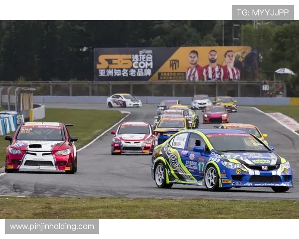 F1赛季激战正酣 法拉利与梅赛德斯剑拔弩张 聚焦车队最新战术布局