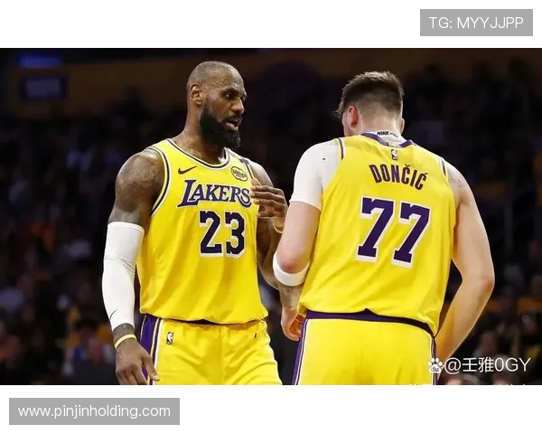 NBA最新战报：詹姆斯领军湖人逆袭勇士 莫兰特重伤或缺席季后赛