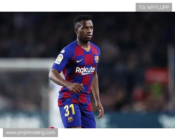 瓦伦西亚俱乐部迎来新援加盟球队士气全面提升并剑指新赛季佳绩再创